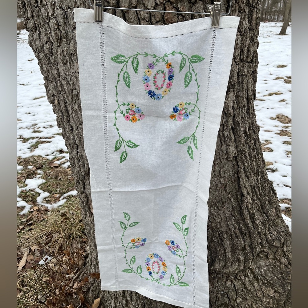 ⬇️Price Drop!⬇️ Vintage Linen
